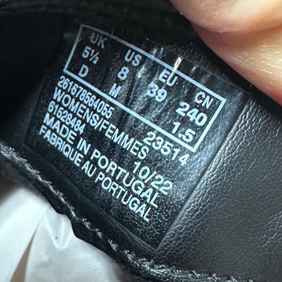 CLARKS Memi Buckle Black Suede Black Suede Bootie Womans size 8 - Picture 11 of 11